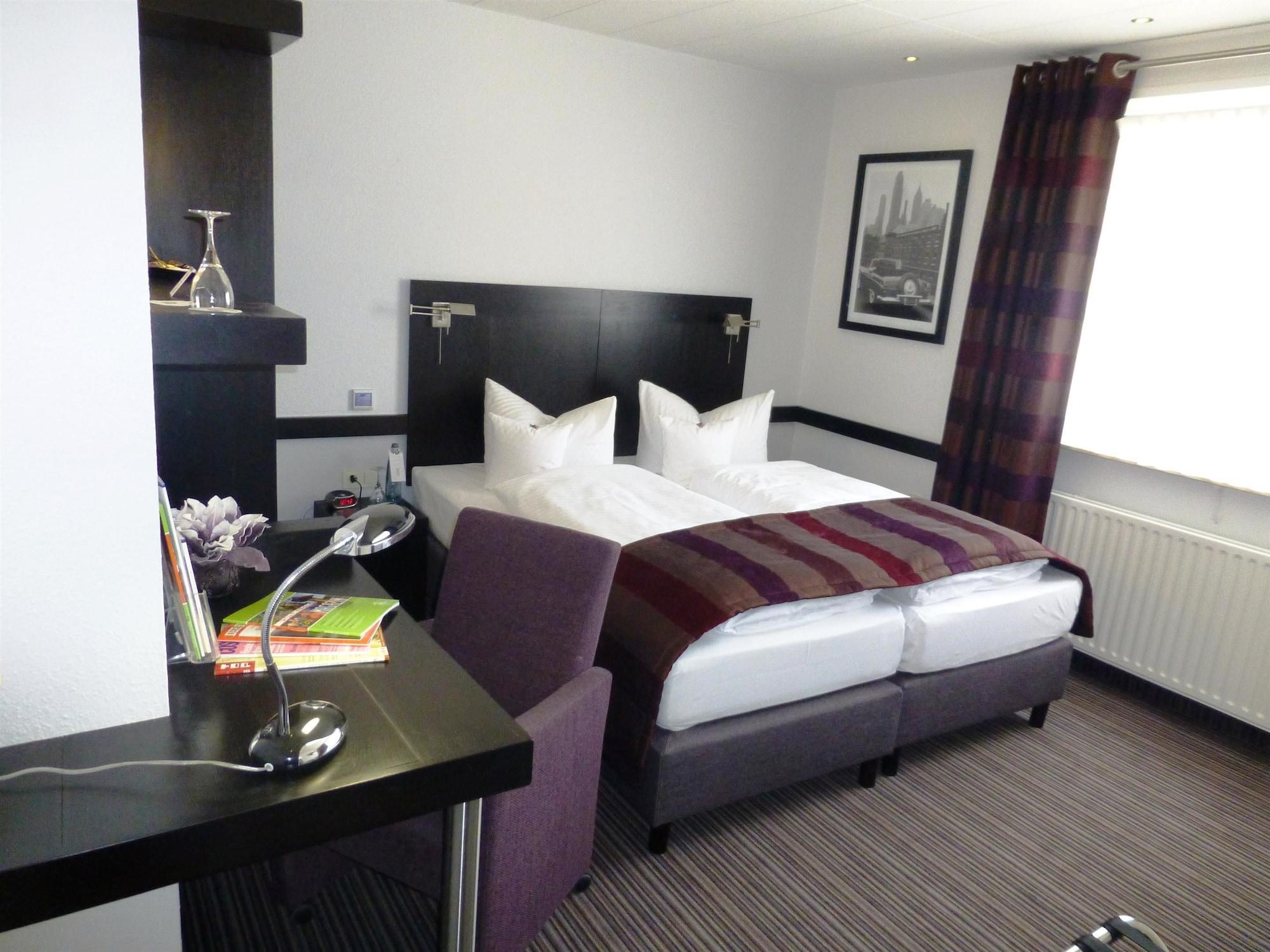 Best Western City Hotel เพียร์มาเซินส์ ภายนอก รูปภาพ