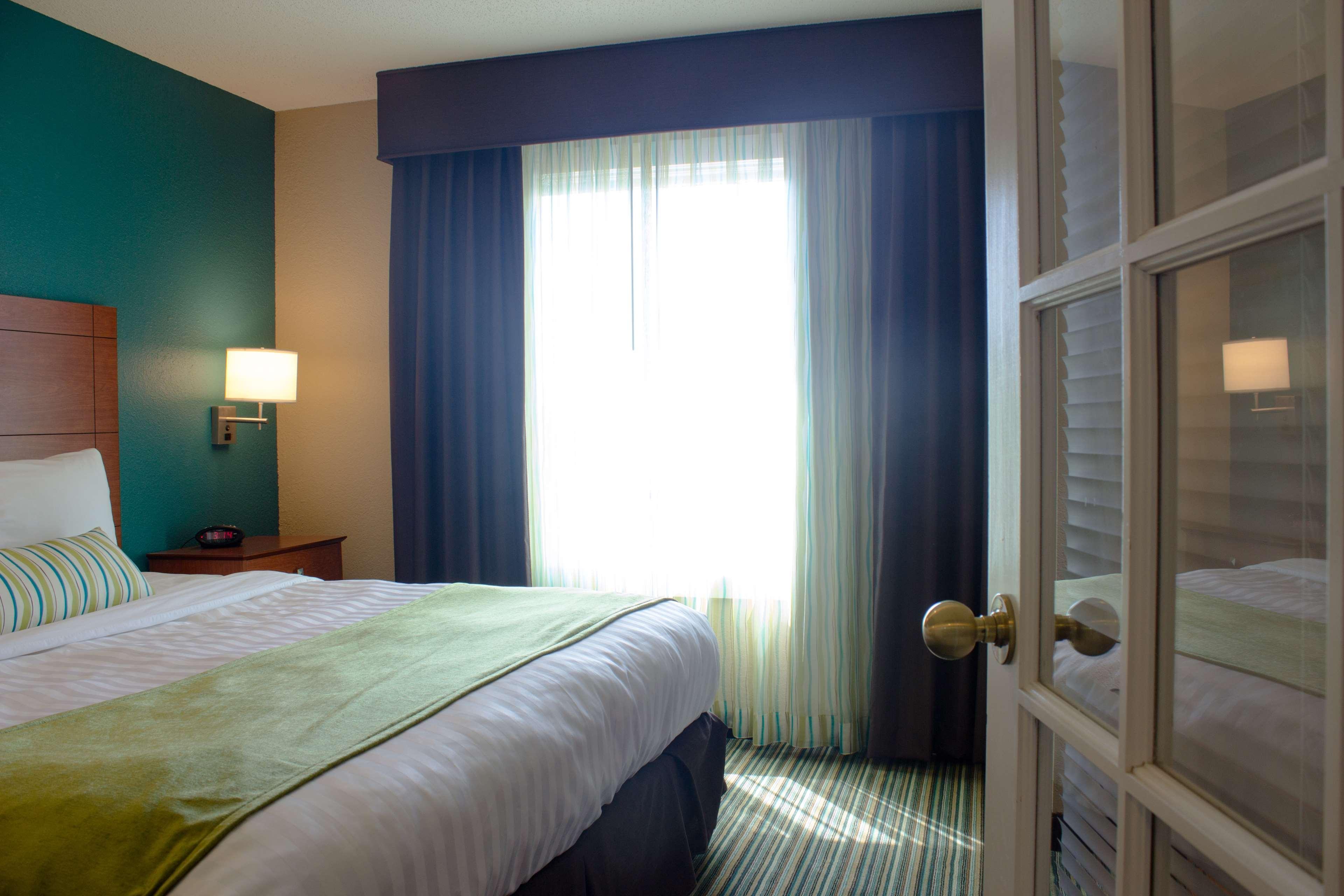 Best Western City Hotel เพียร์มาเซินส์ ภายนอก รูปภาพ