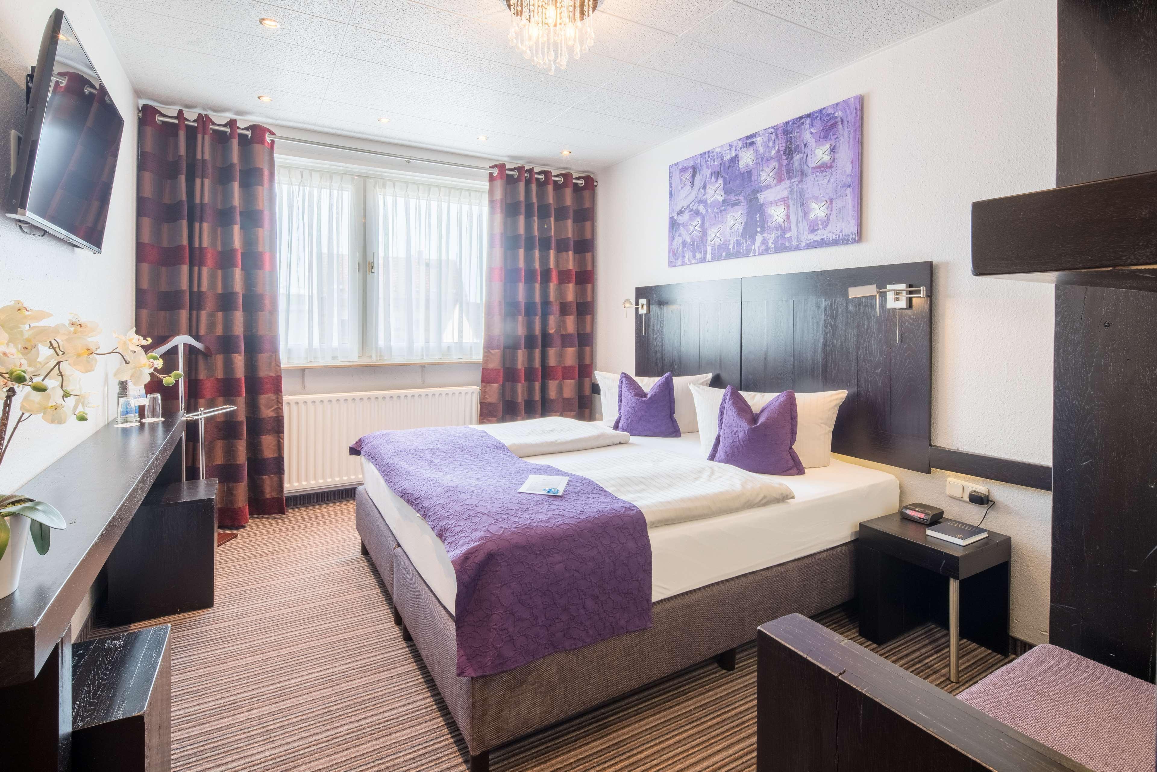 Best Western City Hotel เพียร์มาเซินส์ ภายนอก รูปภาพ