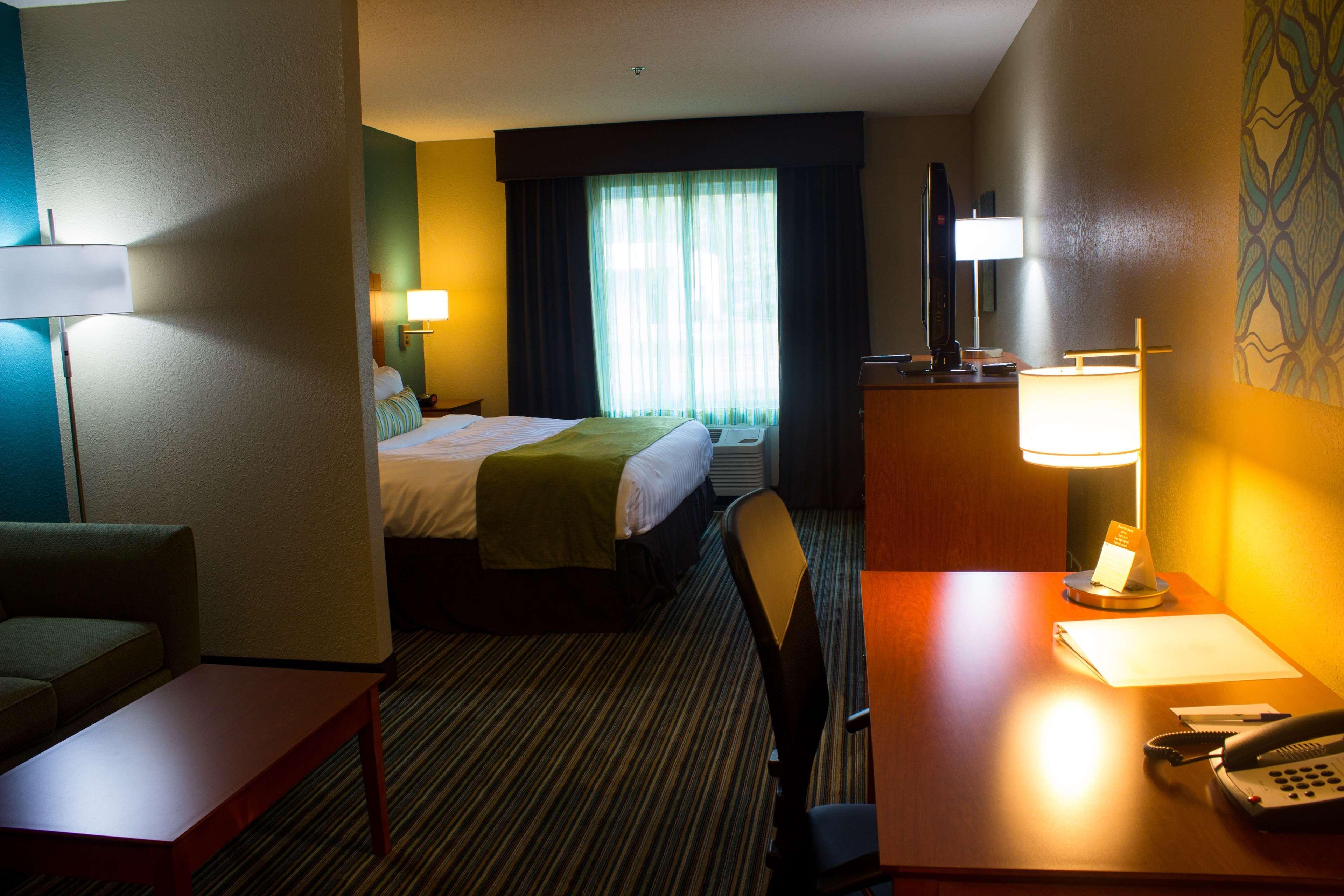 Best Western City Hotel เพียร์มาเซินส์ ภายนอก รูปภาพ