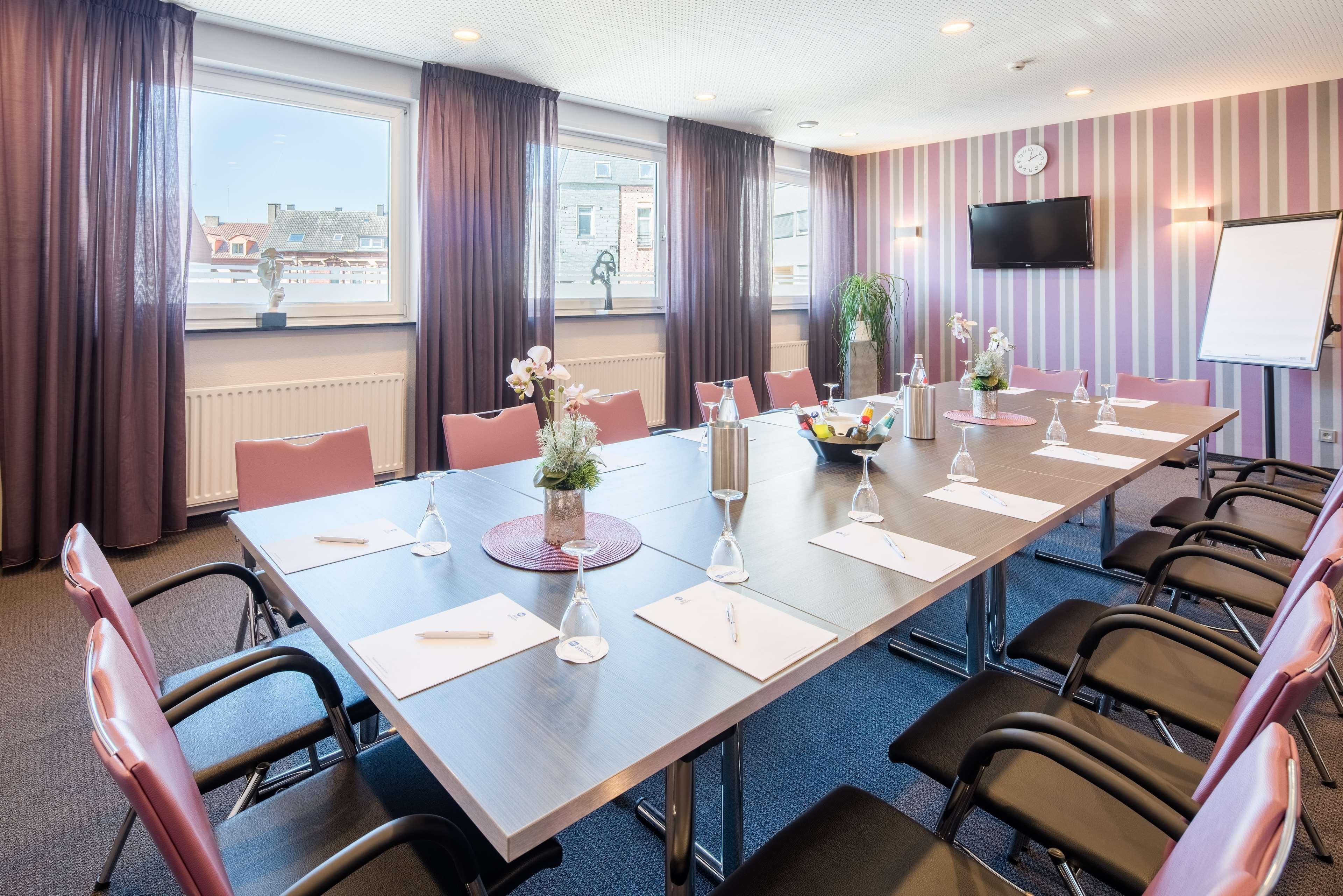Best Western City Hotel เพียร์มาเซินส์ ภายนอก รูปภาพ