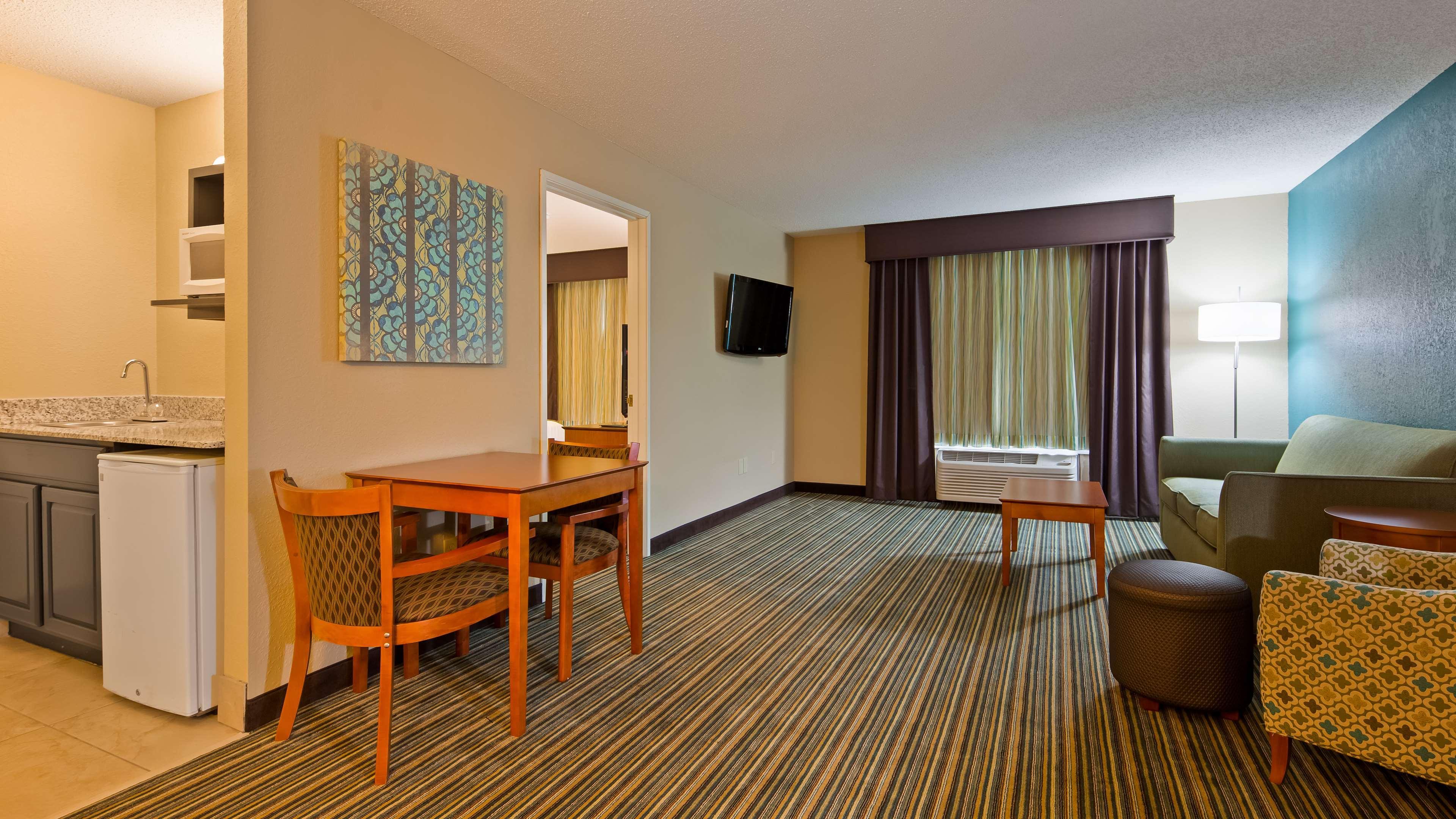 Best Western City Hotel เพียร์มาเซินส์ ภายนอก รูปภาพ