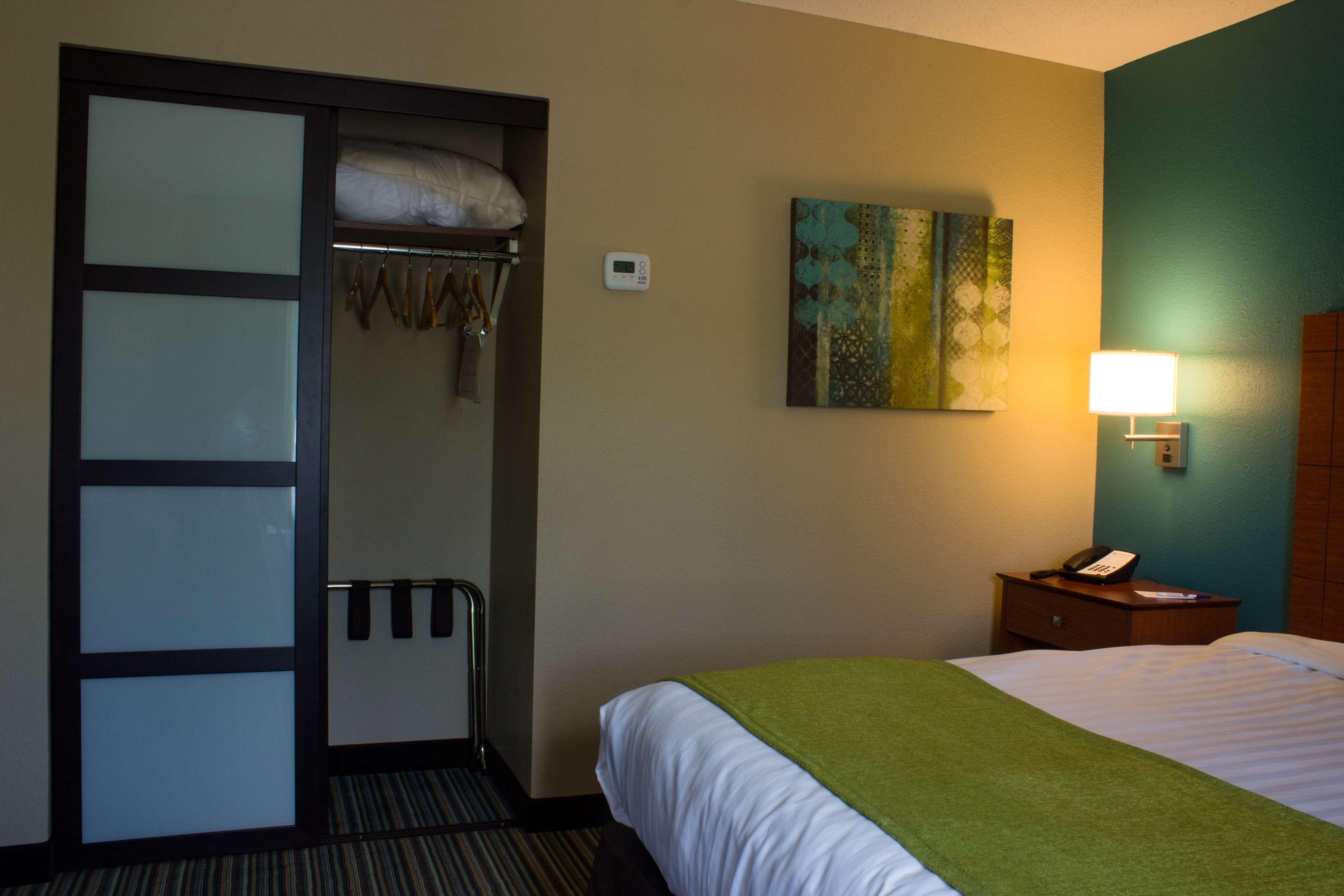 Best Western City Hotel เพียร์มาเซินส์ ภายนอก รูปภาพ